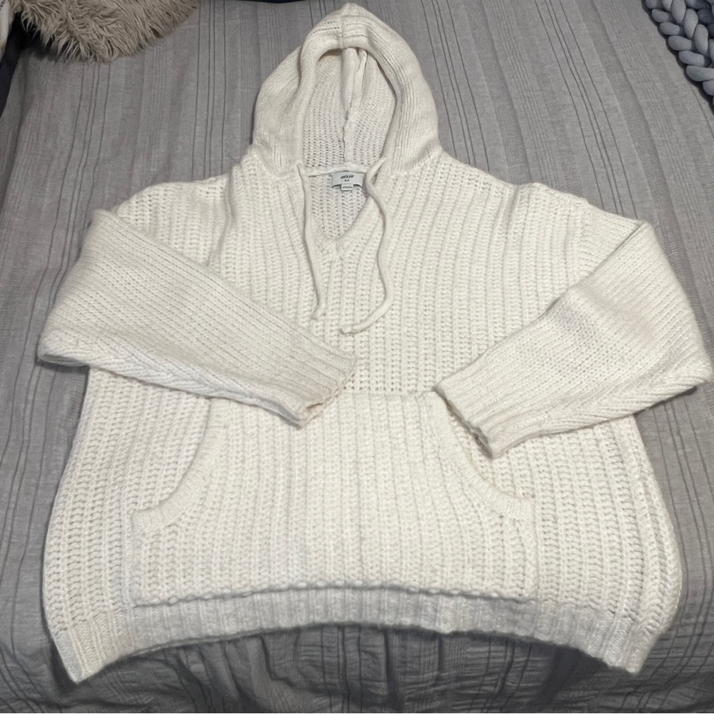 Aerie American Eagle NEW & preloved T shirt sweater bundle. SIZE MED/LARGE